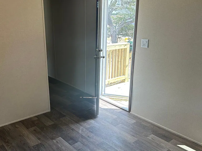 5670 E Highway 290 — Photo 3