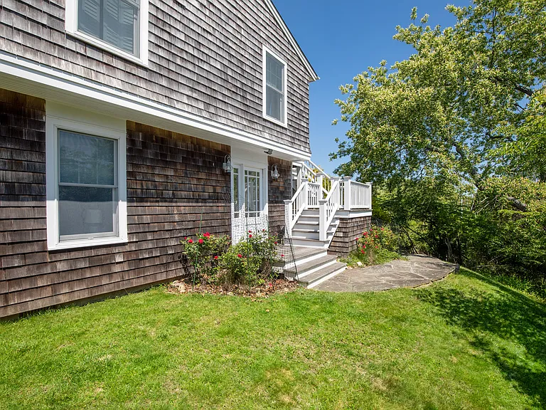 95 S Fairview Ave — Photo 29