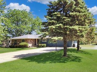 2243 Mallard Dr, Freeport, IL 61032