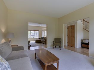 3630 Oak Creek Dr W, Vadnais Heights, MN 55127