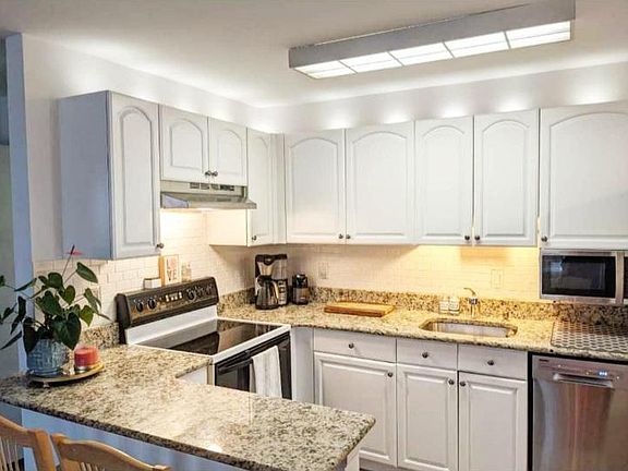 4th image of 304 E Duncan Ave #304E