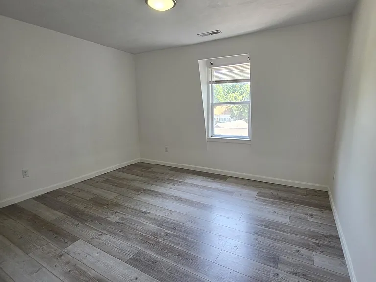 4 Pearl St #5 — Photo 8