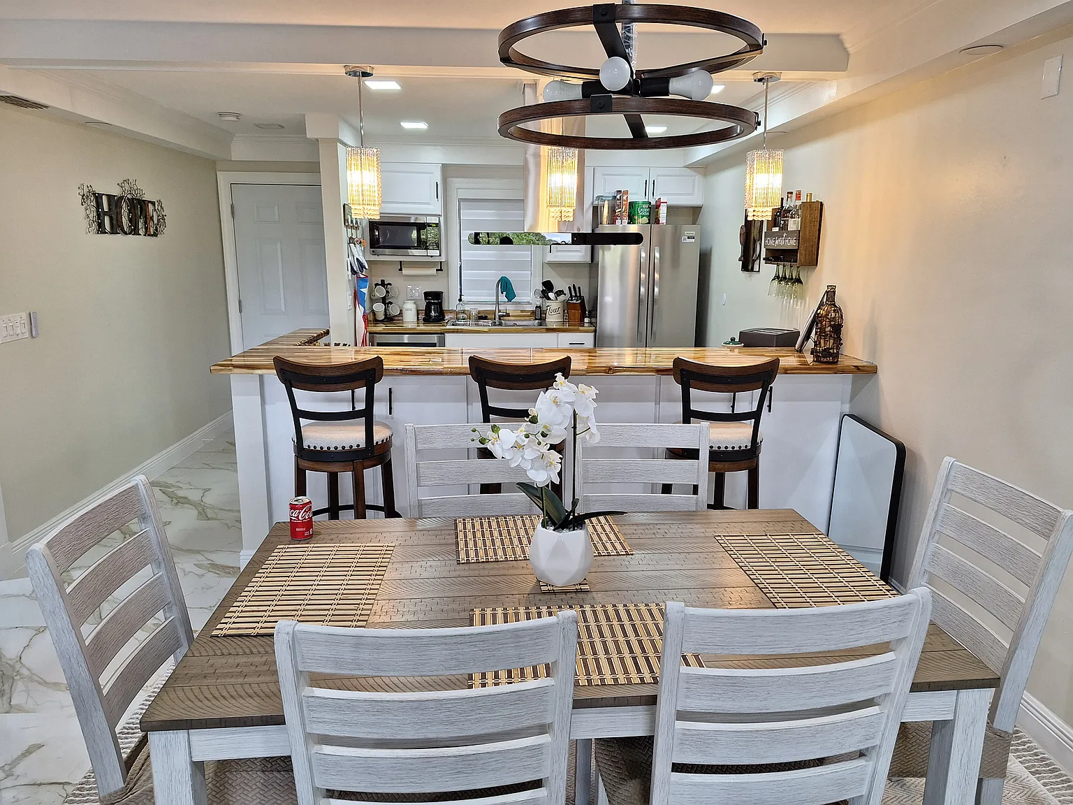 2 bed, 952 sqft, $2,500 — Photo 2