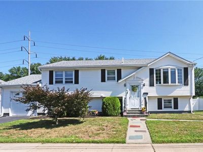 62 Valleybrook Dr, East Providence, RI, 02914