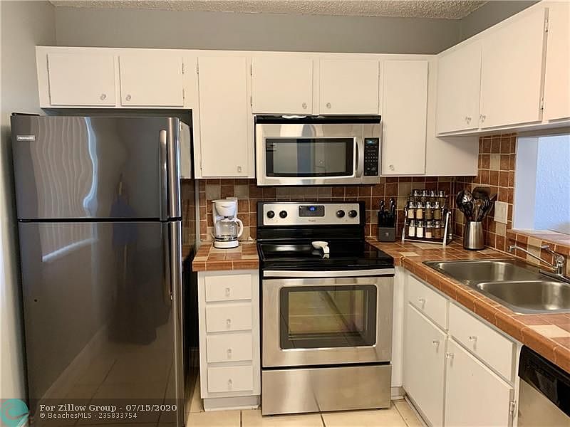 1st image of 5541 W Lakeside Dr #202