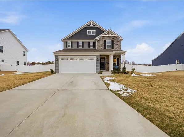 409 Green Lake Rd, Moyock, NC 27958