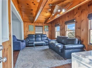 27 Logan St, Warwick, RI 02889