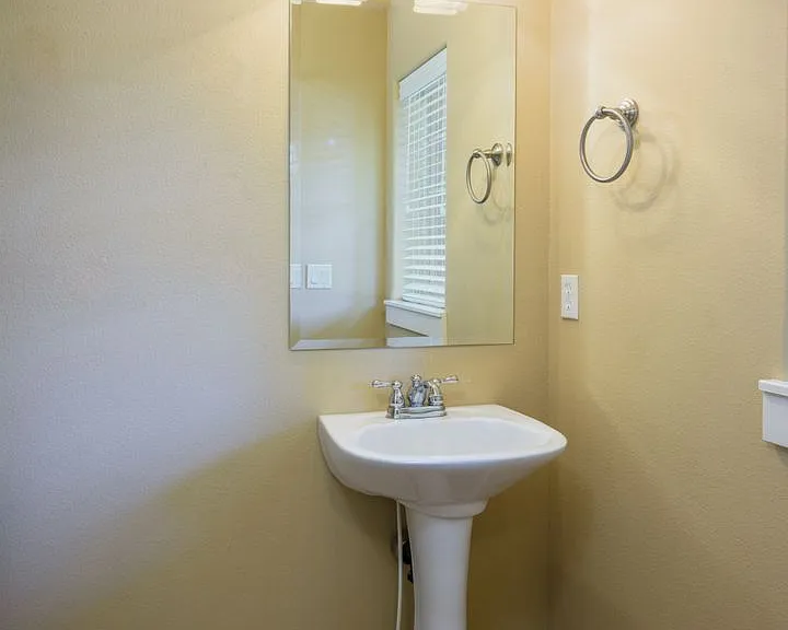 20468 Brentwood Ave — Photo 13