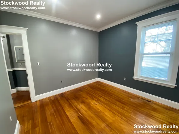 25 Hinckley St APT 3, Boston, MA 02125