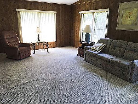 3rd image of 326 Wentworth Ct