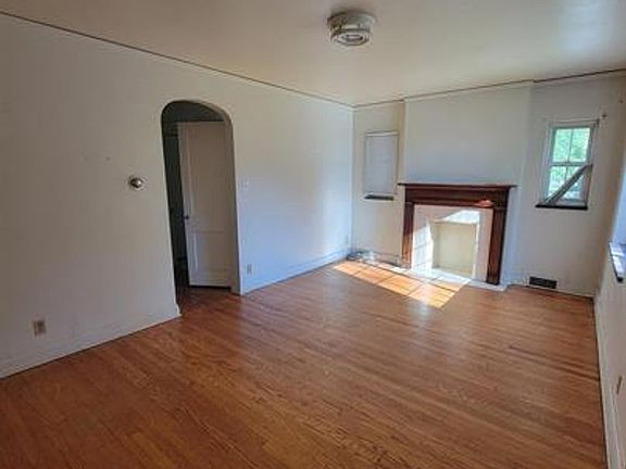 4th image of 805 Somerset Dr #2