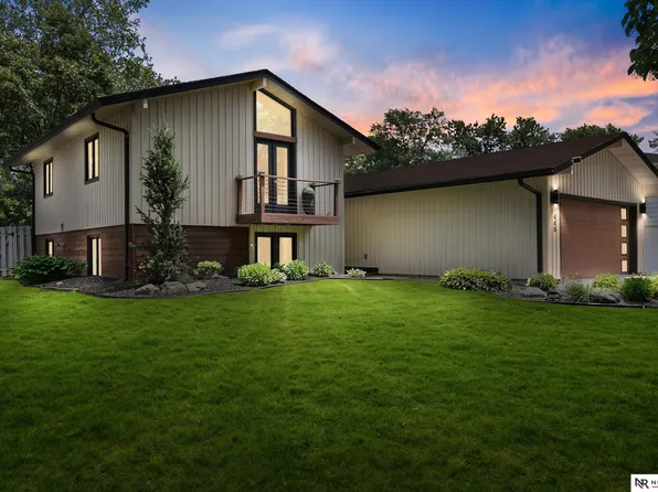440 Driftwood Dr, Lincoln, NE 68510