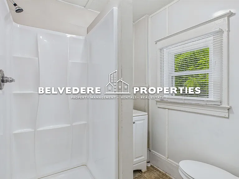 1118 Campbell St — Photo 9