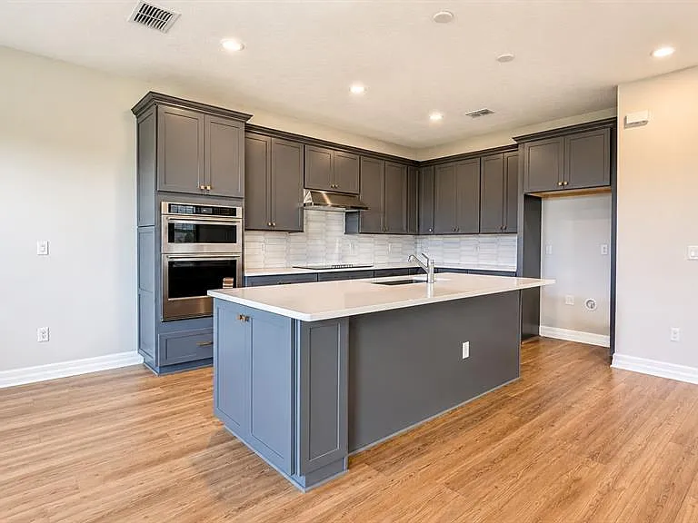 16628 Silver Brook Way — Photo 6