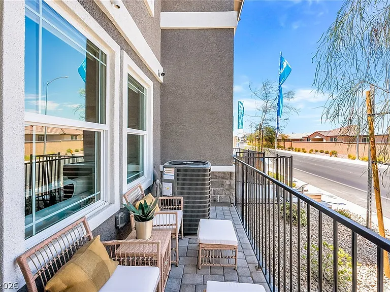 903 Rosy Starling St — Photo 3