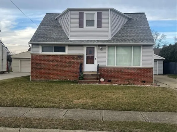 21201 Milan Dr, Cleveland, OH 44119