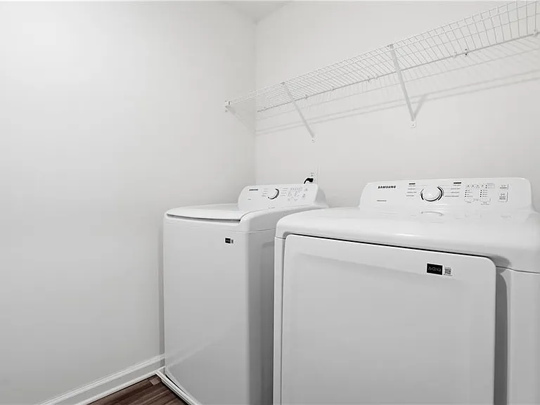 395 Knightsbridge Ln — Photo 25