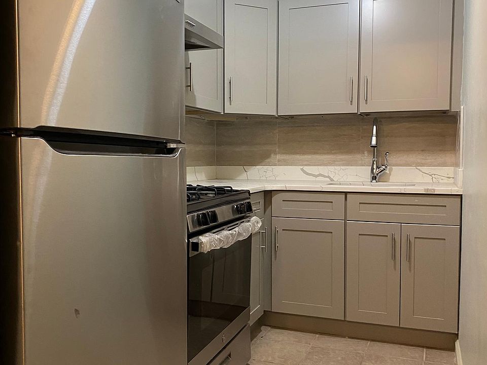 1st image of 249 Kearney Ave Floor 1
