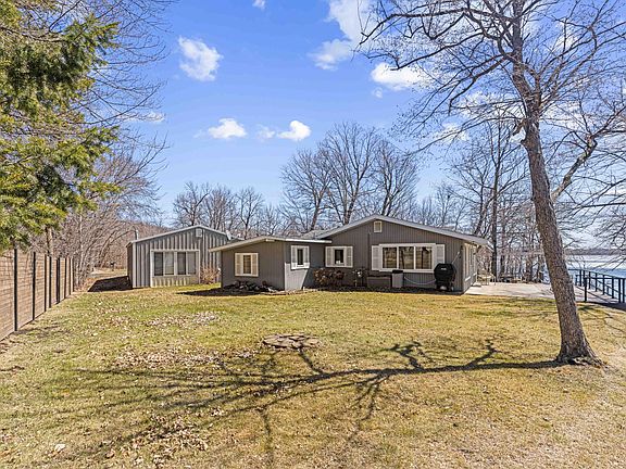 2nd image of 12464 Shorewood Beach Rd