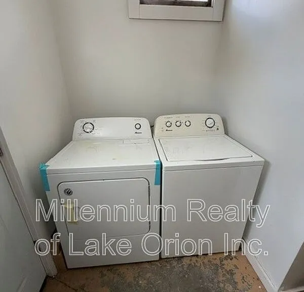 27 Sylvan — Photo 14