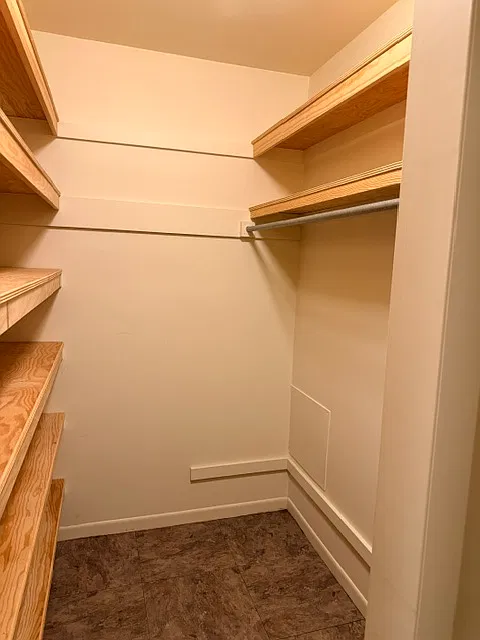3 bed, $1,975 — Photo 3