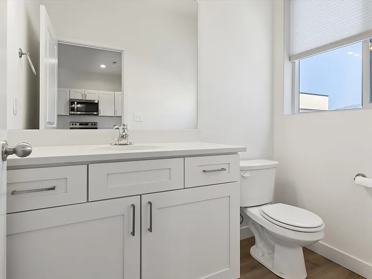 238 W Paramount Ave — Photo 3