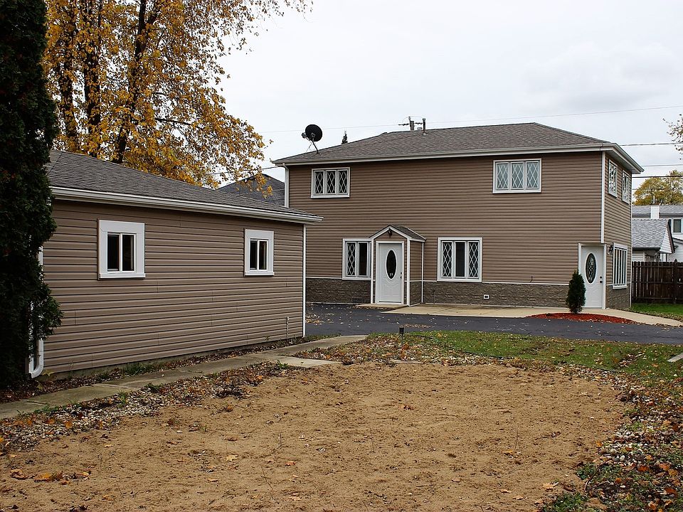 1st image of 390 Pine Ave