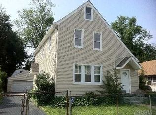 206 Yale St, Hempstead, NY 11550