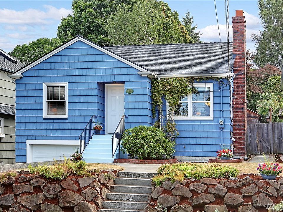 This sweet home sits up off the quiet residential street in a great location within walking distance to PCC, Metropolitan Market, Hiawatha Park, numerous restaurants, Starbucks and the best schools in the area!