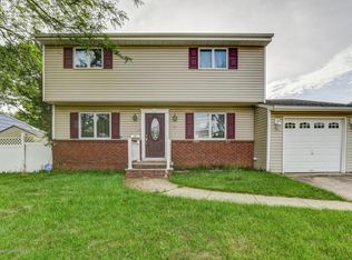 17 Carole Pl, Old Bridge, NJ 08857