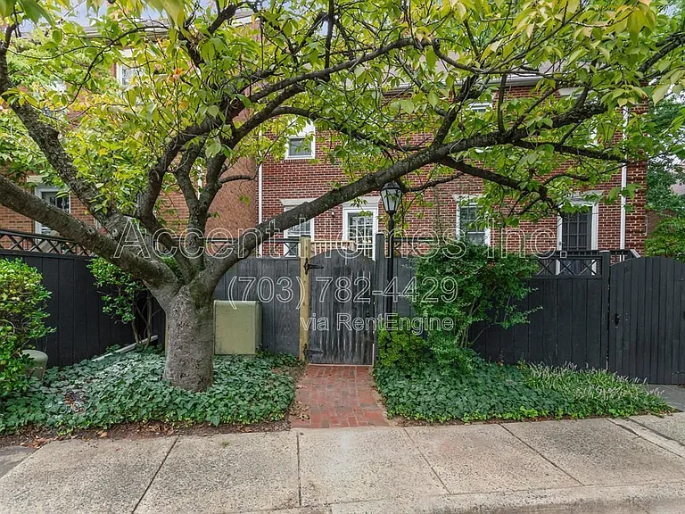 449 Old Town Ct — Photo 32