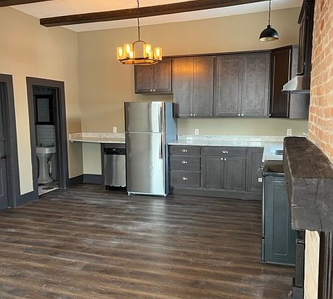 2nd image of 101 North St #101