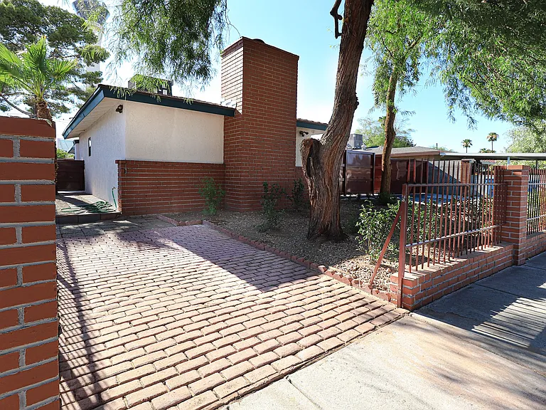 2100 Santa Ynez Dr — Photo 4