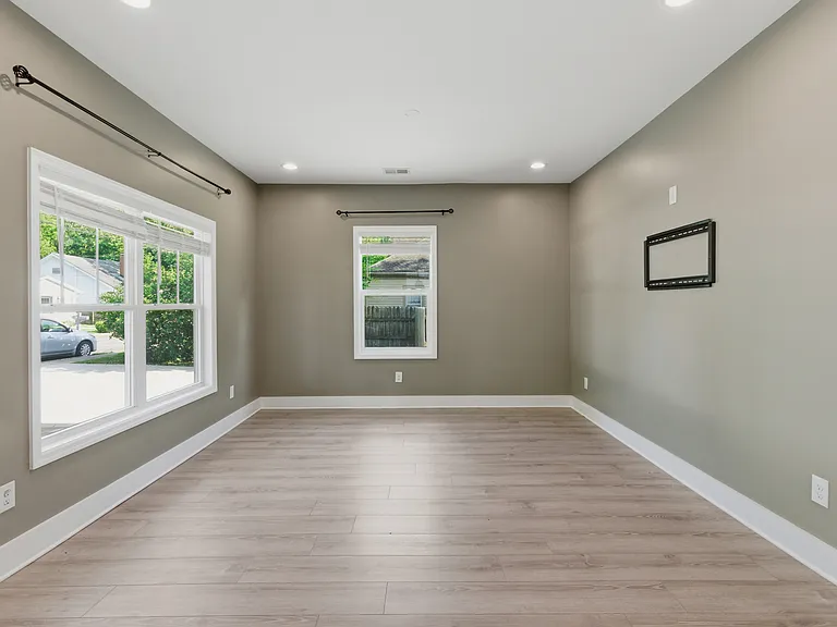 204 Richardson Ave — Photo 11