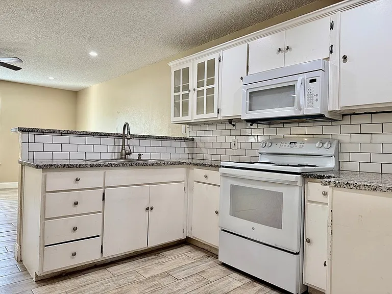1604 E Pine Ave — Photo 6
