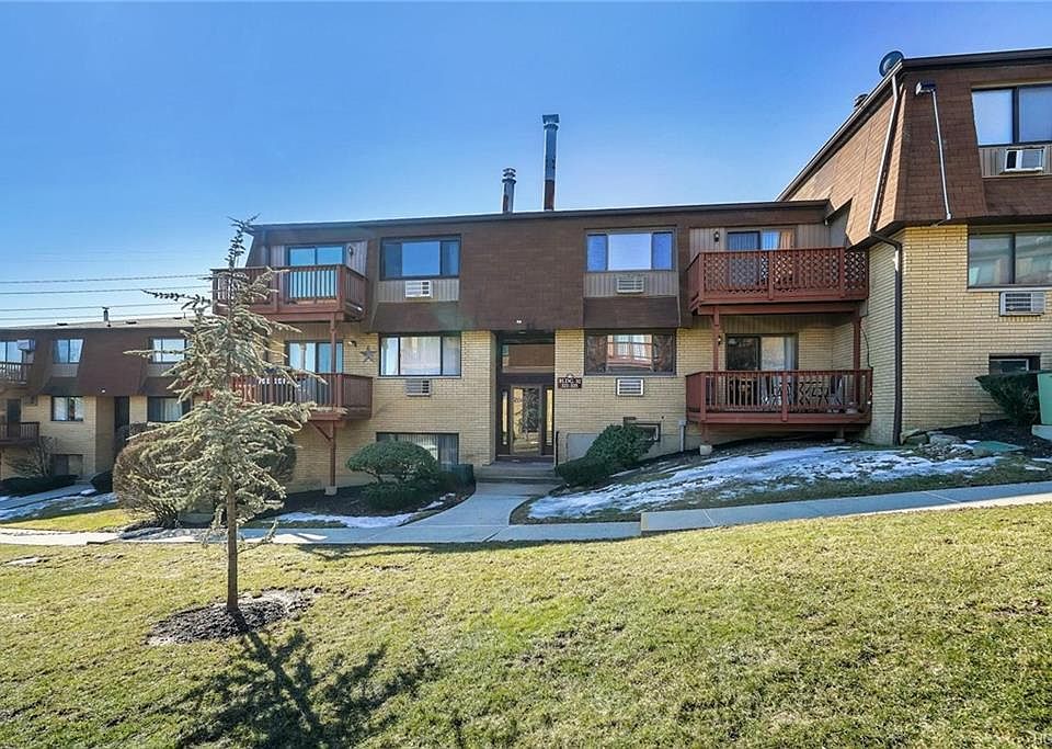 1st image of 323 Richard Ct