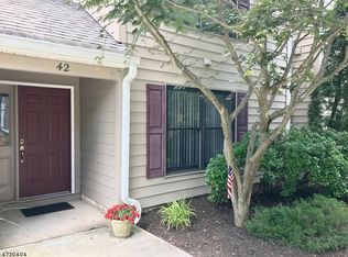42 Sunrise Dr, Gillette, NJ
