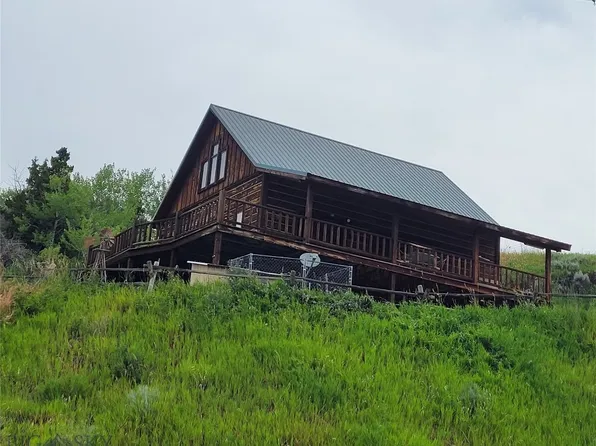 1204 E Wallace St, Virginia City, MT 59755