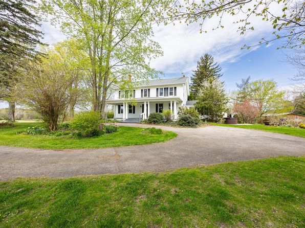 2414 Daansen Rd, Palmyra, NY 14522