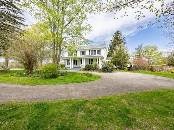 2414 Daansen Rd, Palmyra, NY 14522