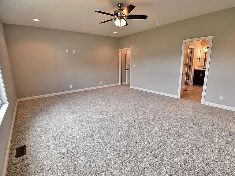 5447 Crocus Dr — Photo 10