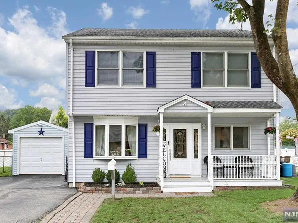 4 Dickens Pl, Wanaque, NJ 07465