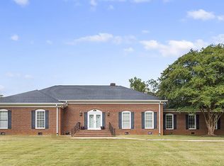 120 Meadowbrook Dr, Greenwood, SC 29649