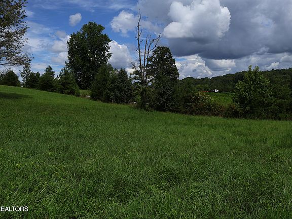 5th image of 331 Enclave Way