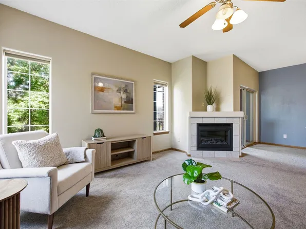 360 Camden Rd, Iowa City, IA 52245