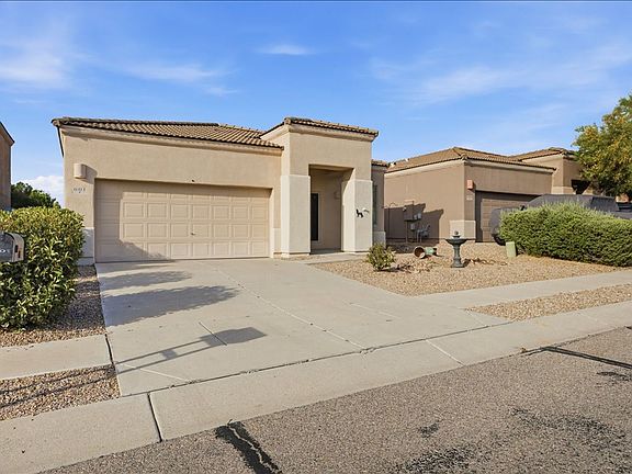 2nd image of 601 E Pima Meadows Dr