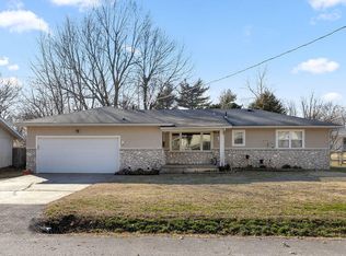 1929 S Saint Charles Ave, Springfield, MO 65804