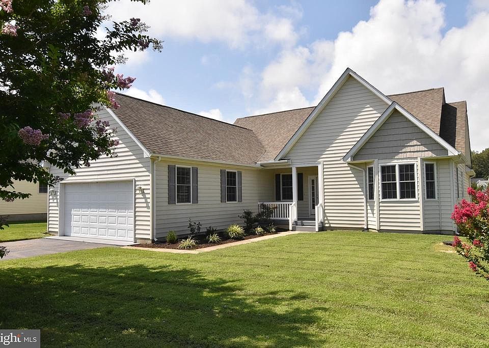 1st image of 15 Ennis Ln
