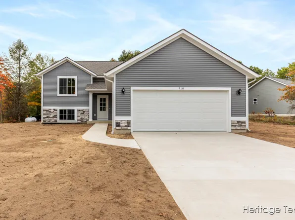 910 Apple Ridge Ct, Allegan, MI 49010