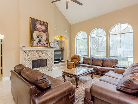 5th image of 7106 Silverthorne Dr